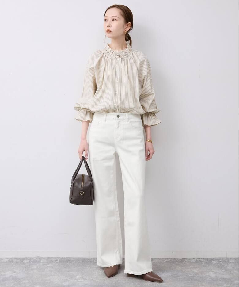 白パンツのコーディネート