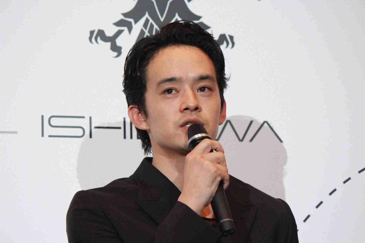 池松壮亮『シン・仮面ライダー』俳優が結婚決意！「10歳下」女優・河合優実とお泊まり撮【初熱愛スクープ】