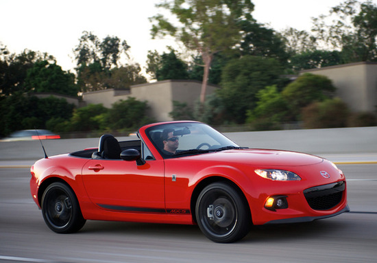 【画像】MAZDAのロードスターという車カッコいいよな？