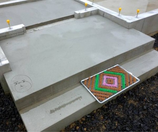 【画像】ドラえもんの落書きがクオリティ高すぎて草wwwwwww