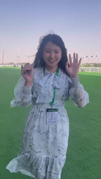 冨田有紀アナ　強風で衣装が体に張り付く！！【GIF動画あり】