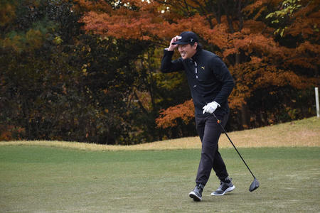 【悲報】カープ長野さん、ゴルフのスコアをバラされる