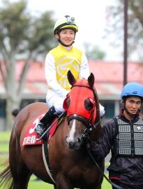 【競馬】　古川奈穂さん、永島まなみさんら騎手候補生9人が模擬レース　来年3月デビューへ