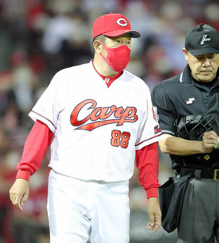 【広島】佐々岡監督「失敗すれば僕の責任」　“魔の8回”中崎＆島内と勝ちパ崩壊で大逆転負け…