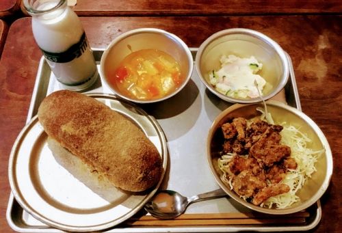 【競馬板】学校の給食で一番うまかったもの一つ上げろ