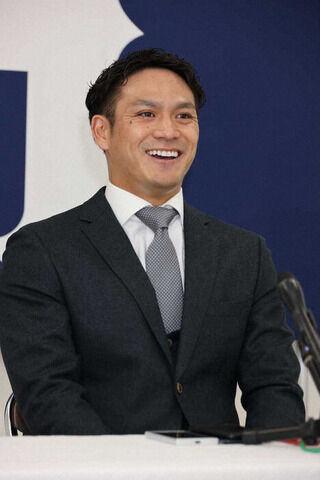 カープ田中広輔が残留会見「やっぱりカープというチームが好き。もう一度強いカープを取り戻したい」