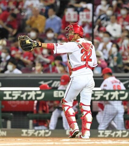 カープ中村奨成、決意の捕手一本！