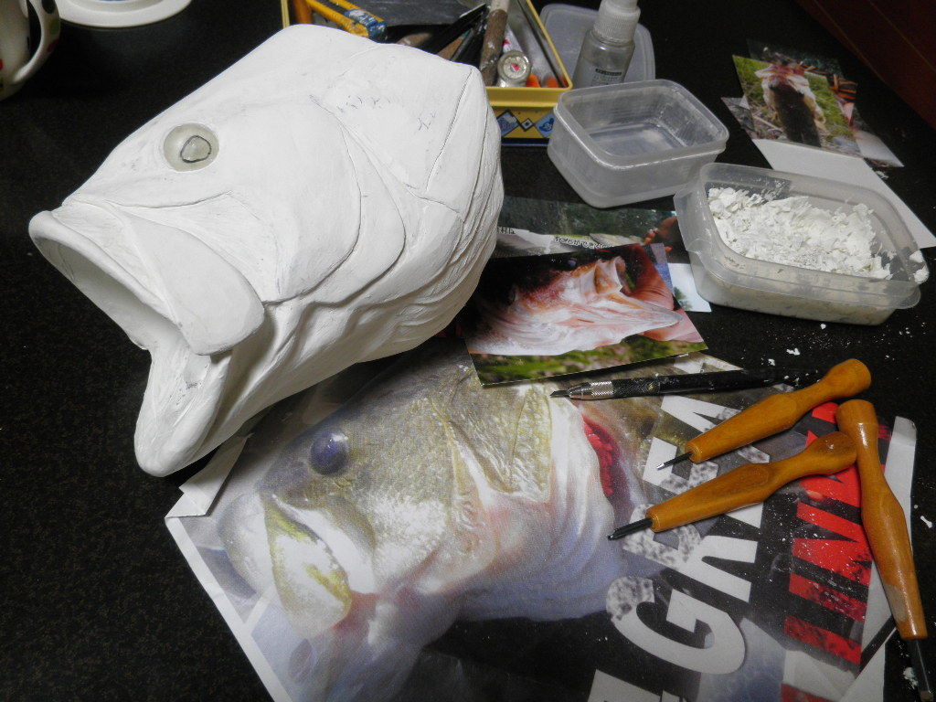 金魚しないで60cmブラックバス制作しているんですね 魚の模型制作しています Fish Craft Real