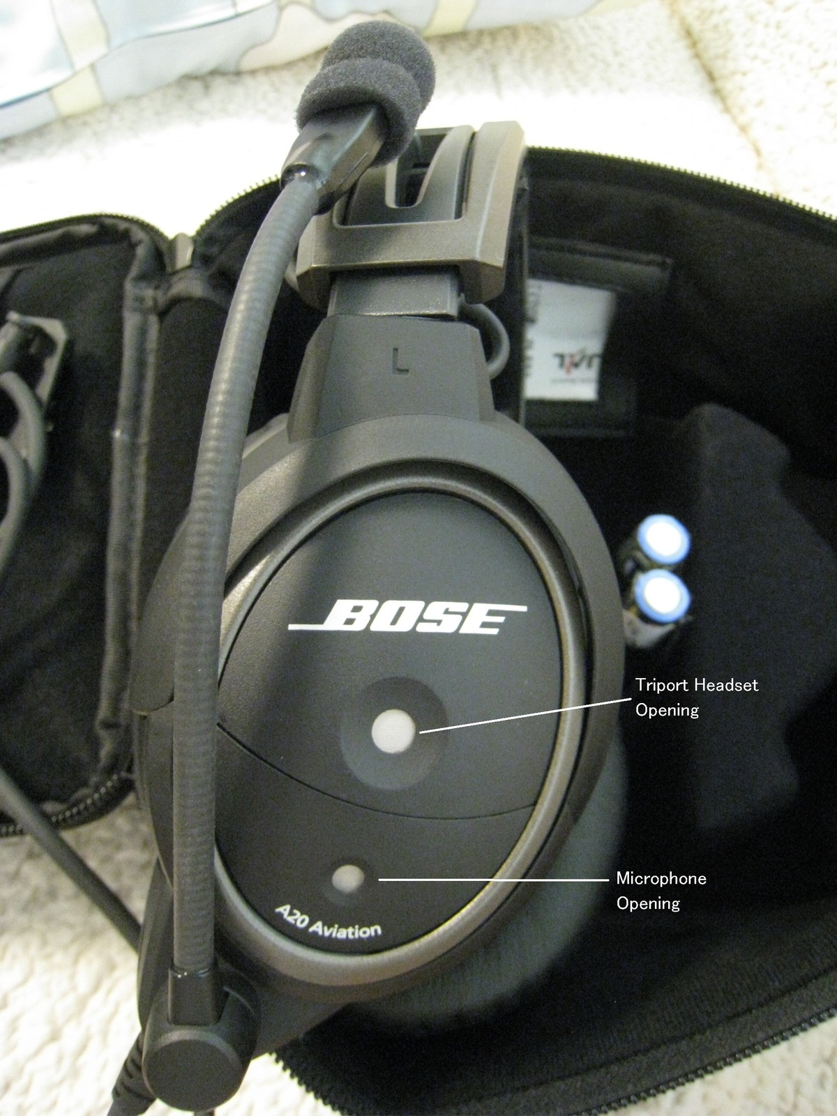Amazon Bose A20 Aviation Headset With Standard Dual Plug Cable Black 並行輸入品 Bose ボーズ ヘッドセット イヤホンマイク