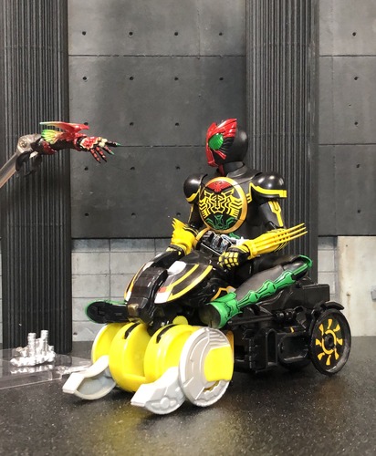 1566400749526