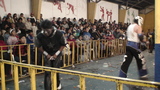 急所攻撃をくらって、もがいてるのを笑う観客 拡大!