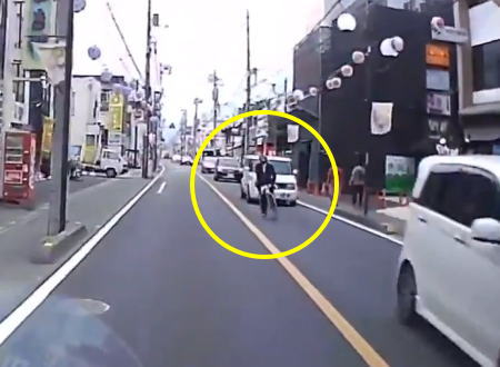 埼玉の桶川駅前に出没するという自転車に乗ったホスト風の当たり屋がこちら。