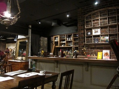 Inhabit_Antiques_and_Deco_Cafe_04