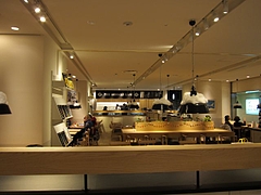 MONOCLE_CAFE_01