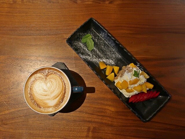 Cafe +8101 (カフェプラスエイトワンオーワン) / 用賀 : 「つ」な関西