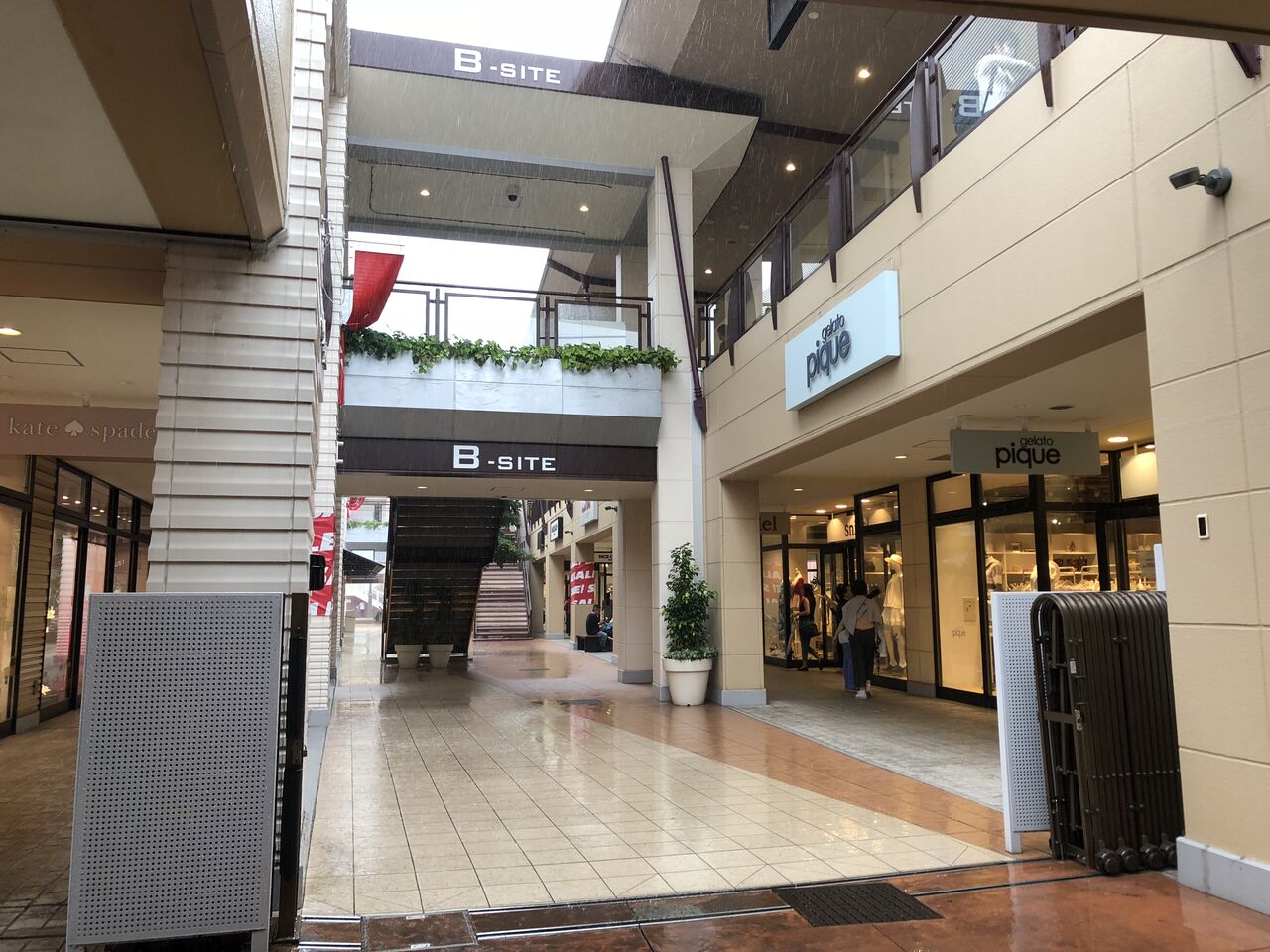 三井アウトレットパーク幕張 Zakkin Nikkin 三井アウトレットパーク幕張 Zakkin Nikkin