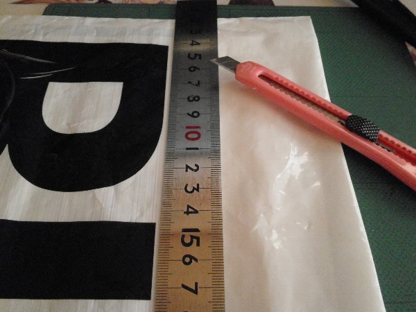 紙袋やポスターを飾る タペストリー風編 ｇｎ部屋