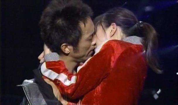 悲報 松井玲奈 男に乳を揉みしだかれる 画像大量 Gの旋律