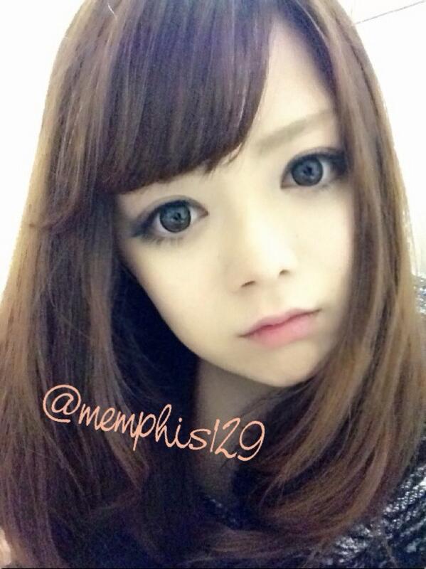 自撮り 美人ナース カラコンぺろっと入れただけでこんなに可愛いのってムカツクよね ブスは私の歩く道に赤絨毯敷いてくれない 画像あり Gの旋律