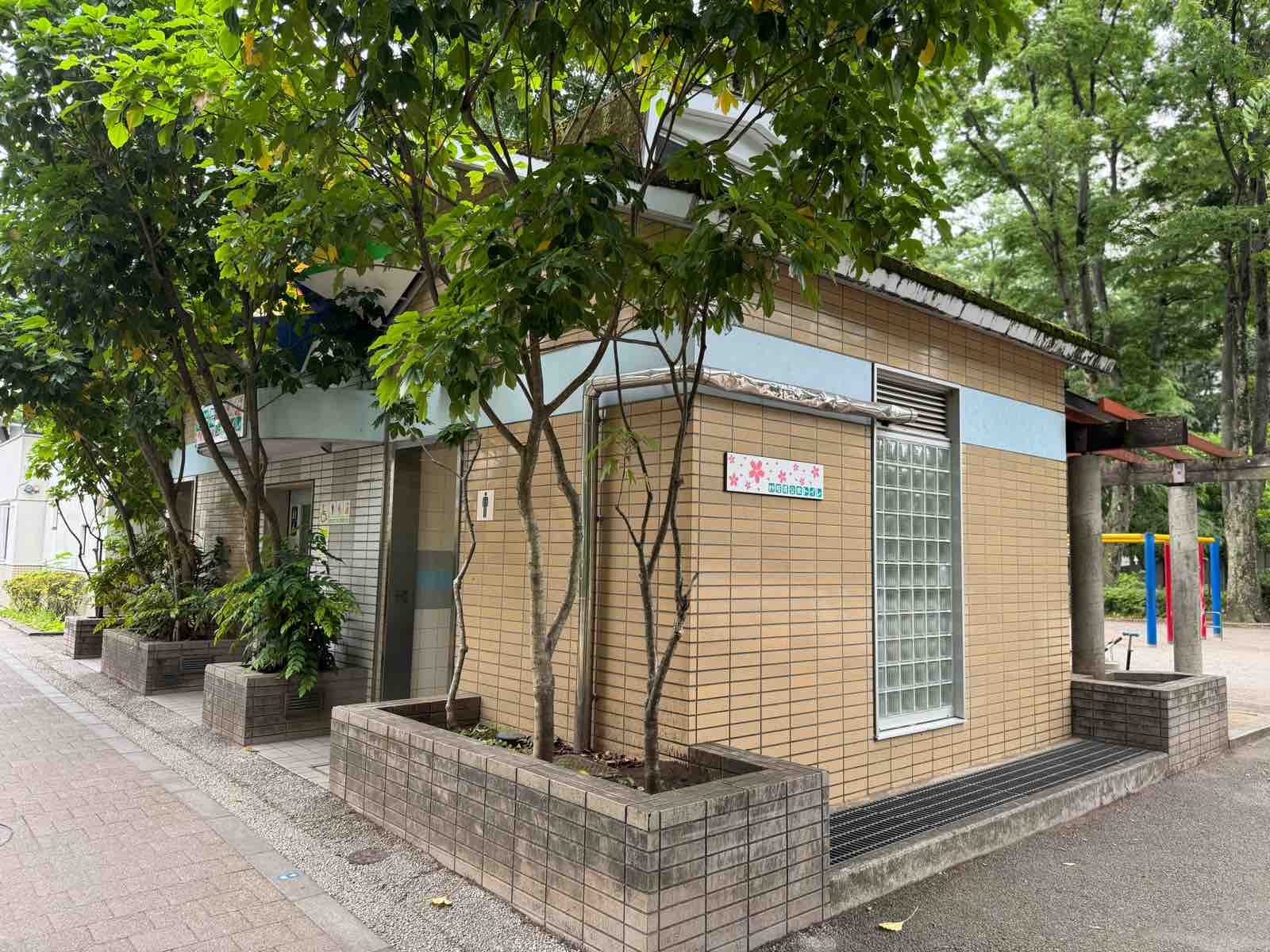 桜堤の公衆トイレは必要？ 今後へのご意見募集 : 武蔵野市議 川名ゆうじ blog