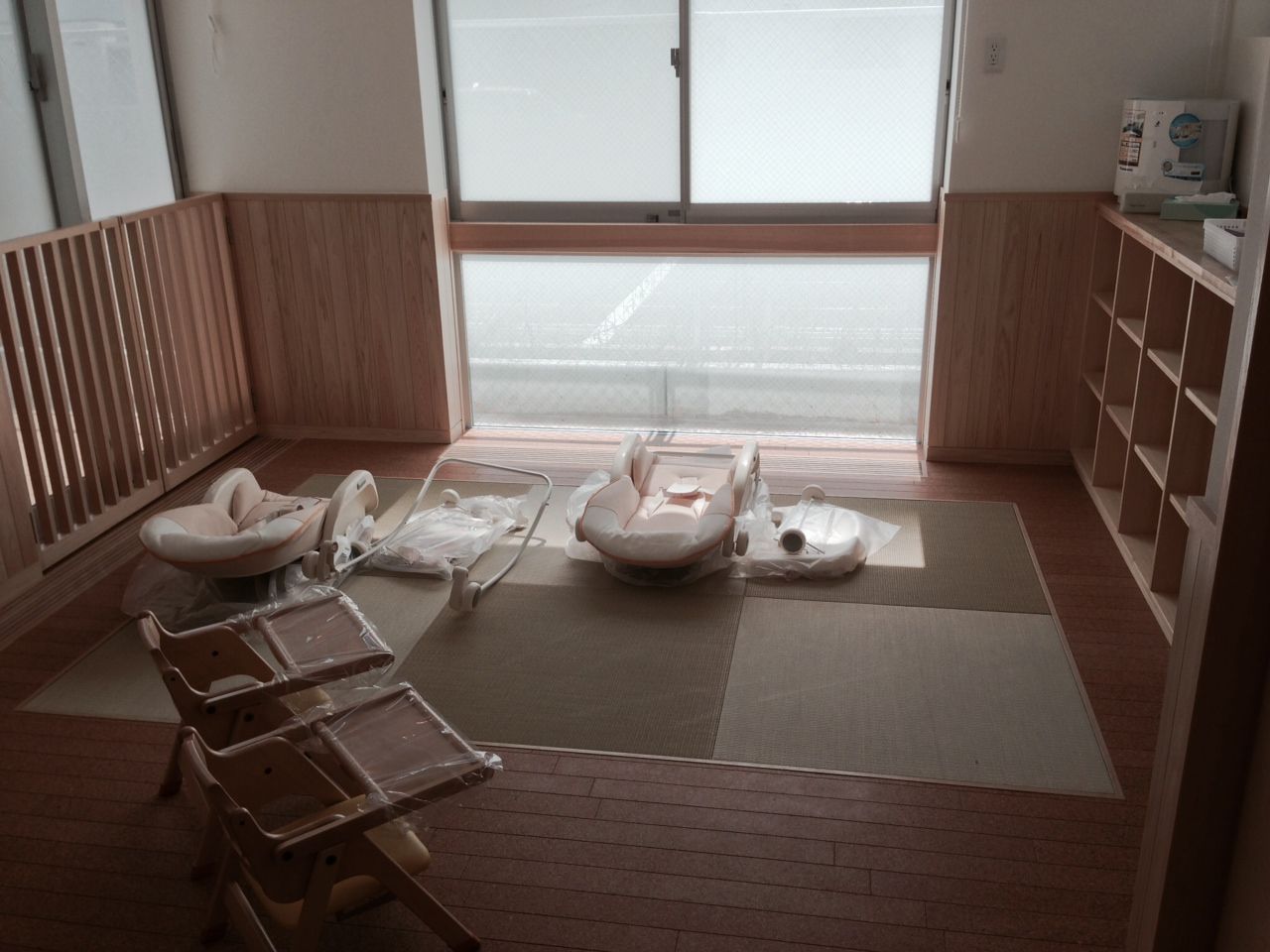 武蔵境西の鉄道高架下保育所 グローバルキッズ武蔵境園を見てきた : 武蔵野市議 川名ゆうじ blog