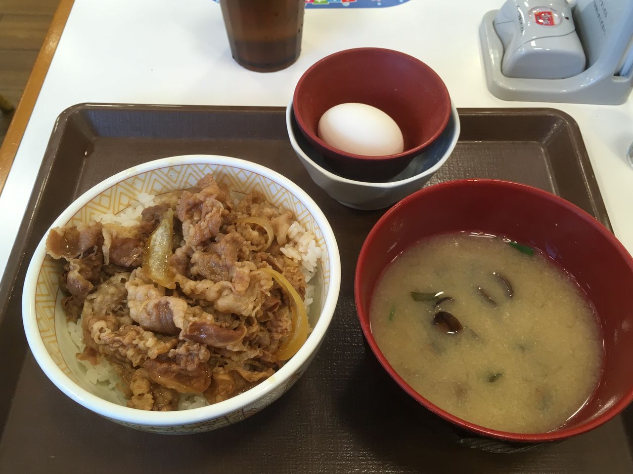 すき家の牛丼 牛丼 しじみ汁 卵セット560円 甲南 すき家 甲南店 おひとりさまの 今日もご馳走さまでした