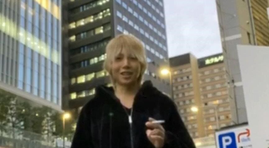 ツイキャス 特攻生主 どりゃれいか 新宿南口の首吊現場に抹茶ティーラテを投げて供える かつて超会議でかなたを襲撃し uuumエイジの告別式で絶叫 ニコ生 ユーチューブライブまとめ