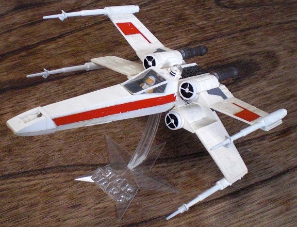 タカラ スターウォーズ X・ウィングファイター 1/72モーターライズ