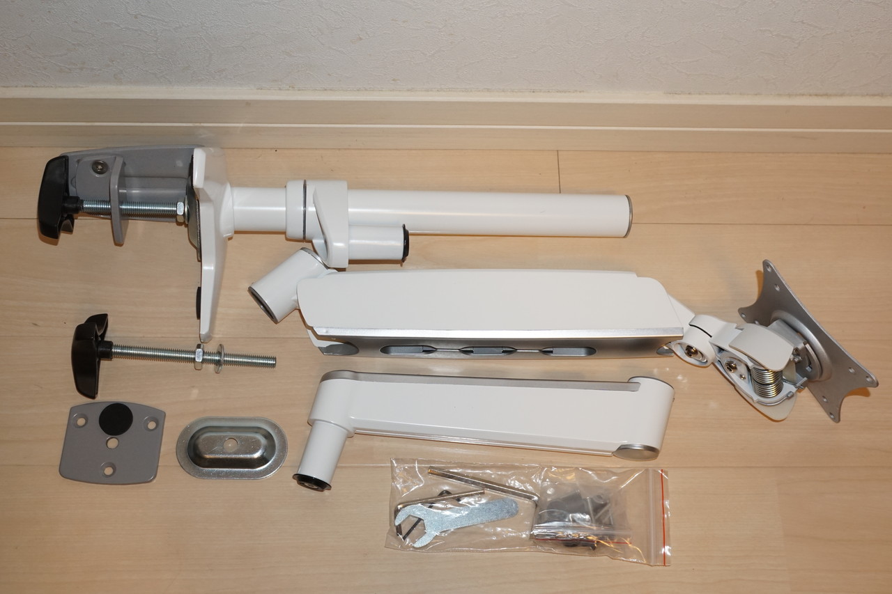 DioConnect 液晶モニターアーム（DMA-151） ホワイト【注記あり】 レビュー】液晶モニターアーム DioConnect DMA-151 #1 強度感と可動域