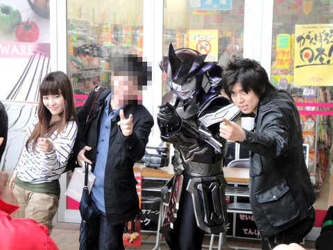 0507_posing
