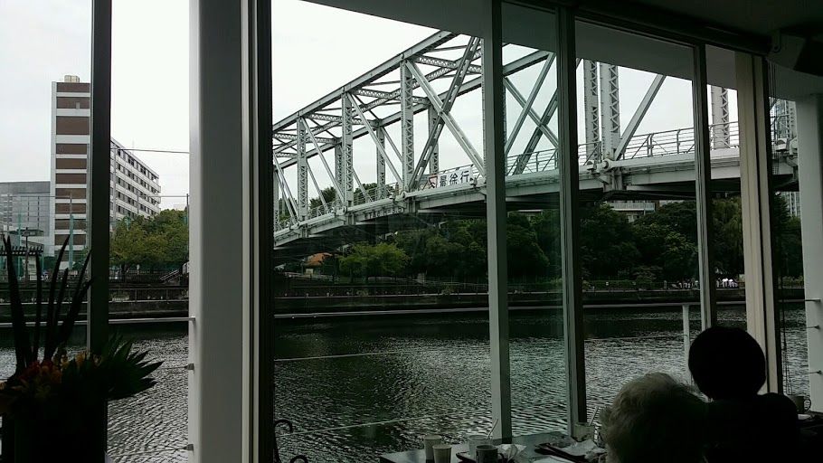 天王洲アイルのリバーサイドカフェ 東京で読書と散歩三昧 時々ウェブ編集