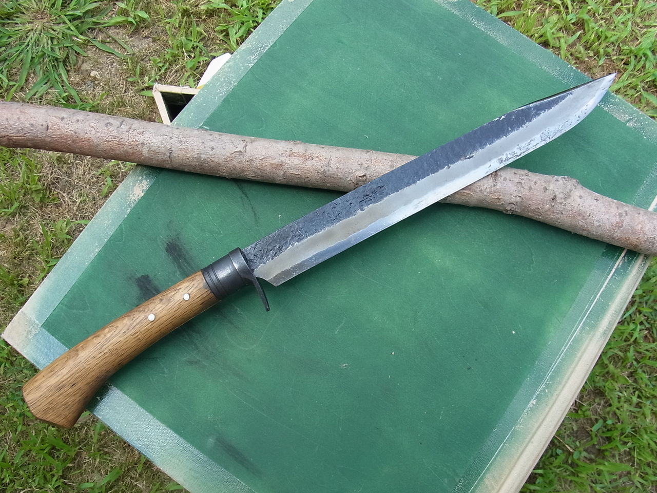最後まで残った剣鉈 ～土佐鍛造ハンティング 青紙スーパー 尺一
