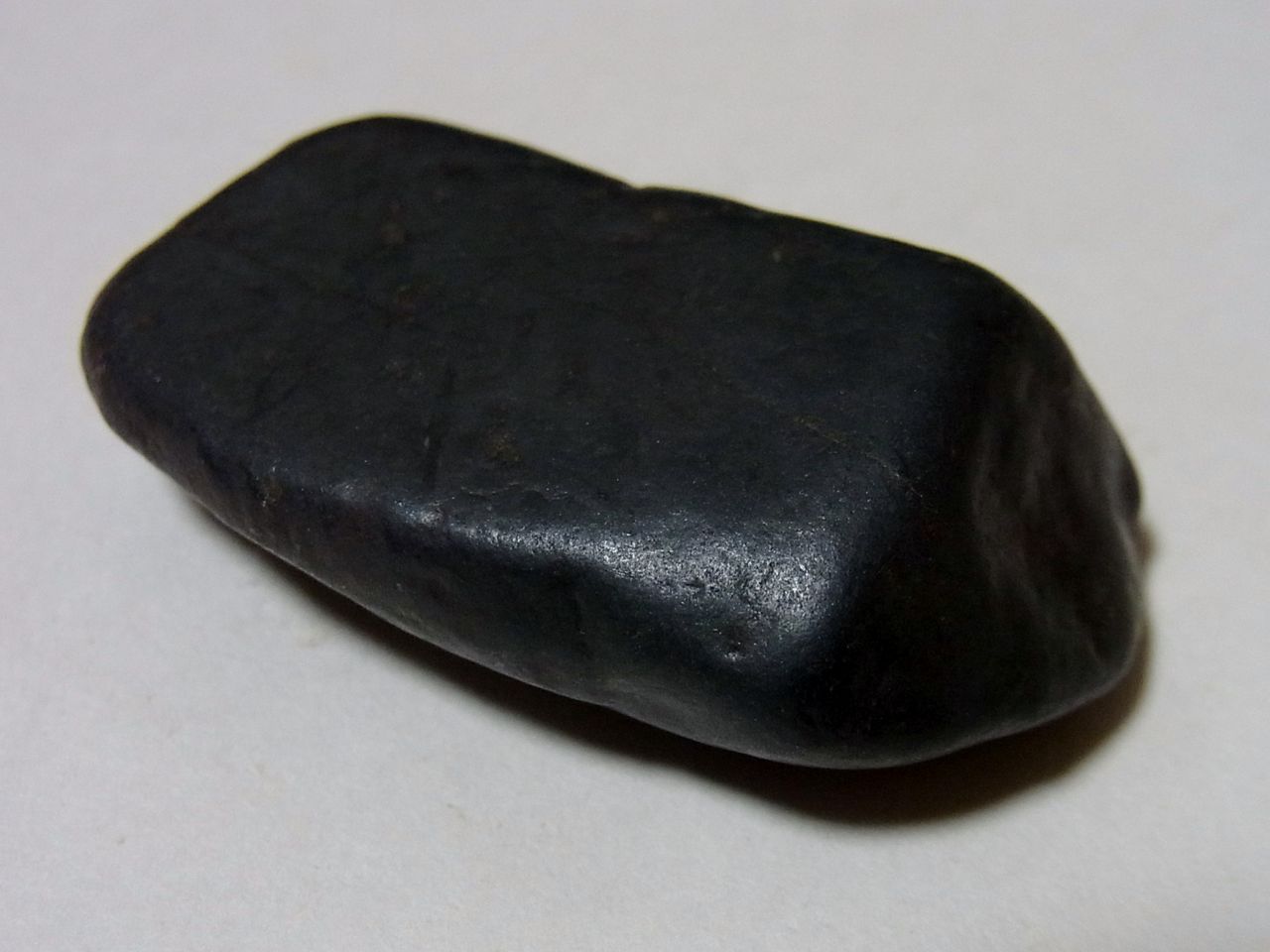 ◇【国産鉱物】岐阜県高山市清見町の磁鉄鉱（餅鉄）2個セット