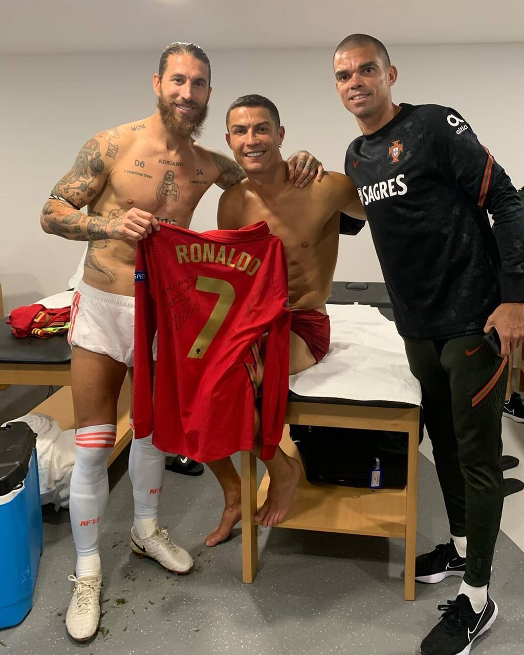 朗報 サッカーファンだったらこの3ショットは熱いよな サカクボ速報 サッカーまとめ 朗報 サッカーファンだったらこの3ショットは熱いよな サカクボ速報 サッカーまとめ