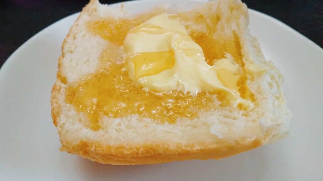 ホカホカ焼きたてパンに はちみつバター ホームベーカリー楽しいです たまに贅沢 のんびり節約生活