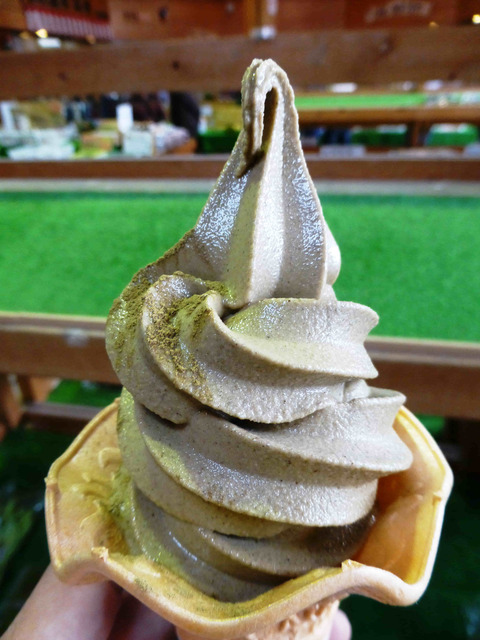 レストランときんの番茶ソフト。移転前に実食したものです。
