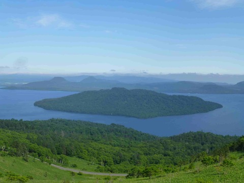 美幌峠から屈斜路湖を望む