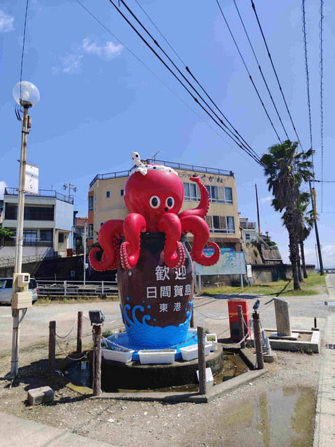 日間賀島東港のたこのモニュメント