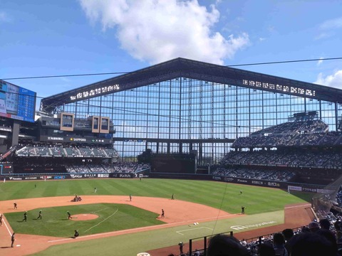 エスコンフィールドの内野席から