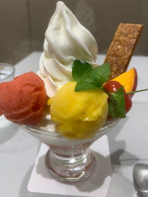 いちまんの季節限定パフェ Everyday Happy Go Lucky