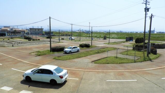運転免許センターの車両とコースを私的に使い免許5種を取得した岡山県警幹部に懲戒処分