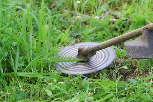 「草刈り機で首を切った」 本人の通報で警察が駆けつけるも死亡