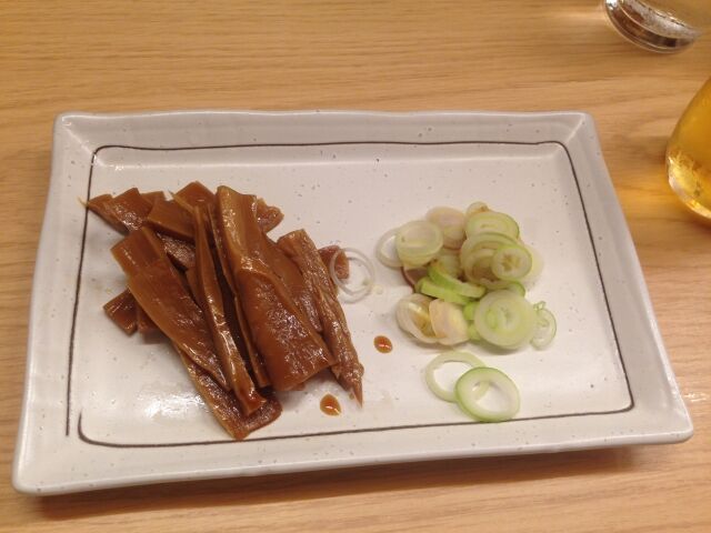 ラーメン屋でビール注文したときのオマケのおつまみがサービスされるかどうかの緊張感