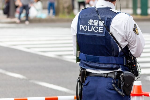 職質の警官ってなんであんな態度でかいの？