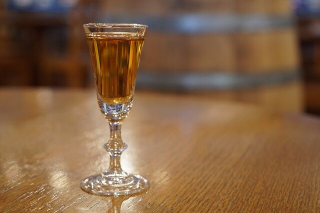 古代のワイン、天日干ししたレーズンを自然発酵させて製造か？京大研究