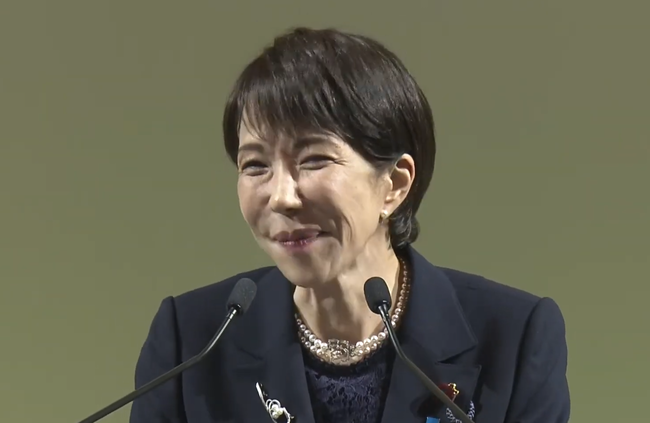 自民党大会にガチャが登場　超大当たりが「サナエの生ボイス付きアクスタ」