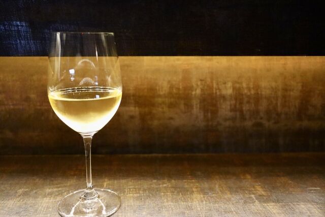お前ら「ビール最高！日本酒最高！ウイスキー最高！」「え、ワイン？まぁ...いいんじゃない？」