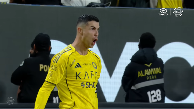 クリスティアーノロナウドがサウジを緊急脱出！プライベート機がマドリードに到着