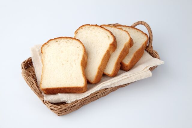 みんなは食パン何枚切り派？