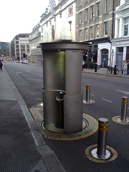 450px-Public_urinal_Urilift_London_Charterhouse_Street